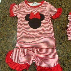 Minnie outfit size 24 months worn once fits 2T